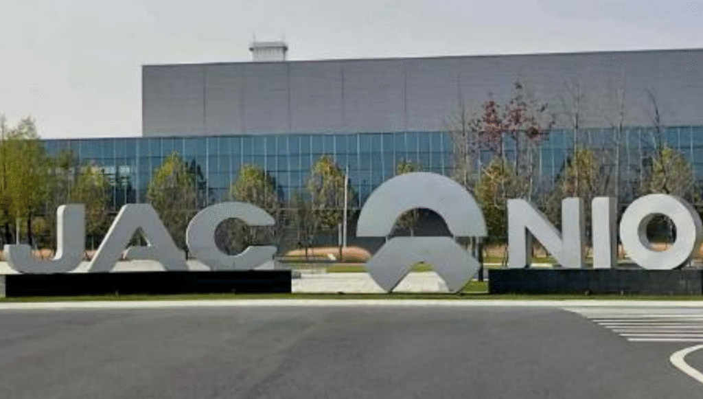 JACxNIO